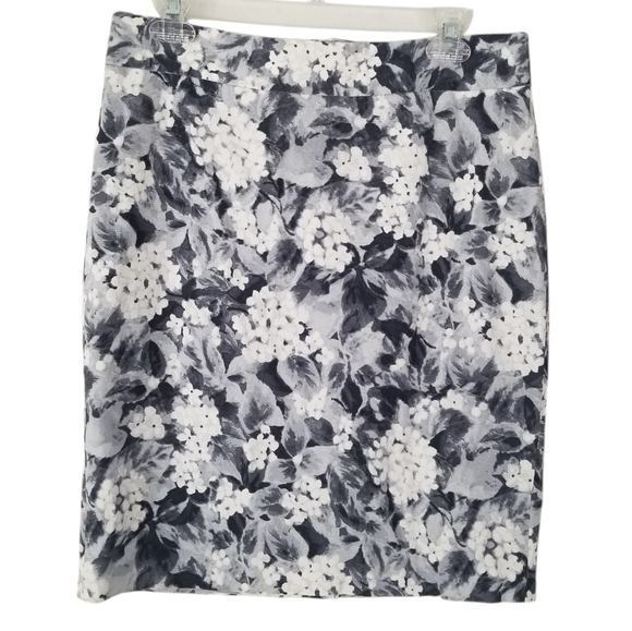 Talbots Floral Pencil Skirt Size 8 Gray White Careerwear - Picture 1 of 11